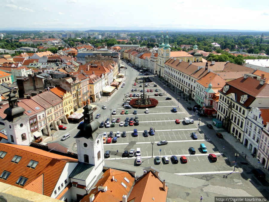 Сверху хорошо просматривается, что площадь треугольная Градец-Кралове, Чехия