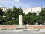 На площади Масарика, разумеется, стоит памятник первому чешскому президенту