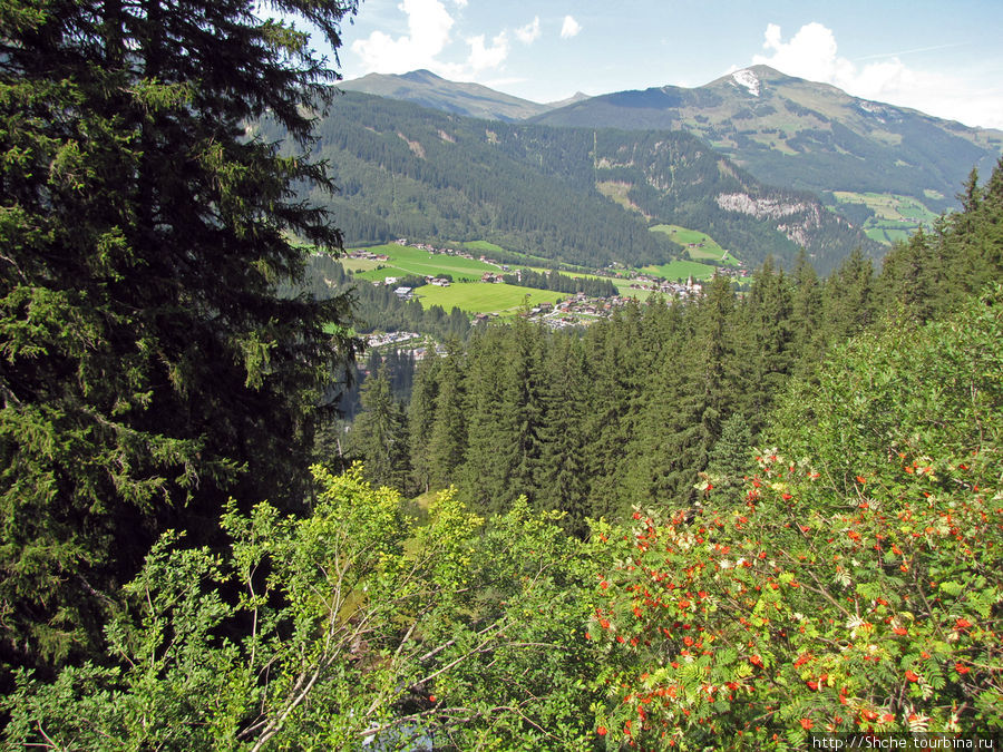 Но с верху открывается отличный вид на долину и деревушку Кримль Кримль, Австрия