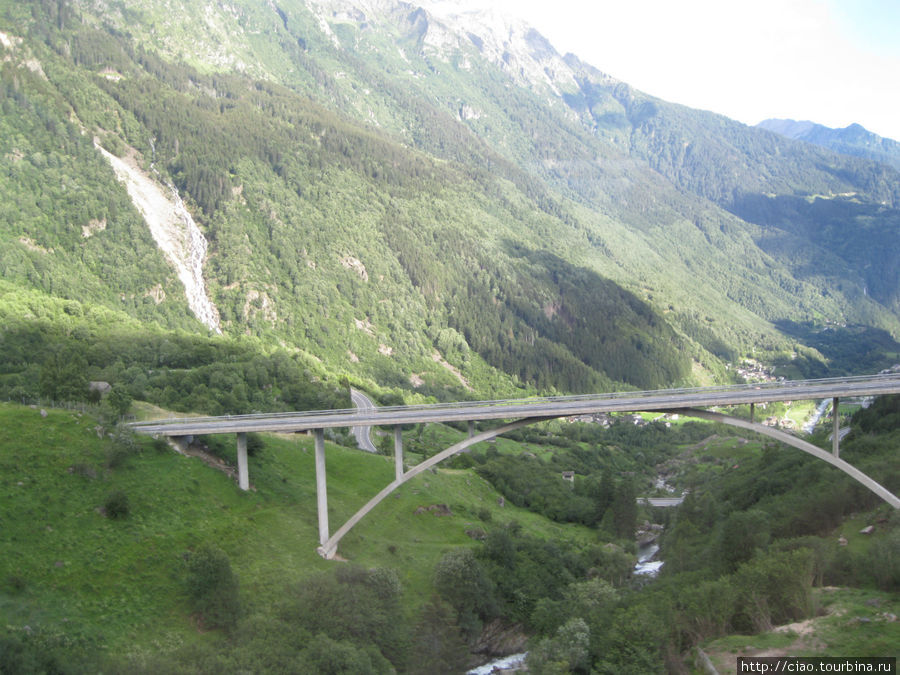 Переход через Альпы по перевалу Сан-Бернардино Сан-Бернардино, Швейцария