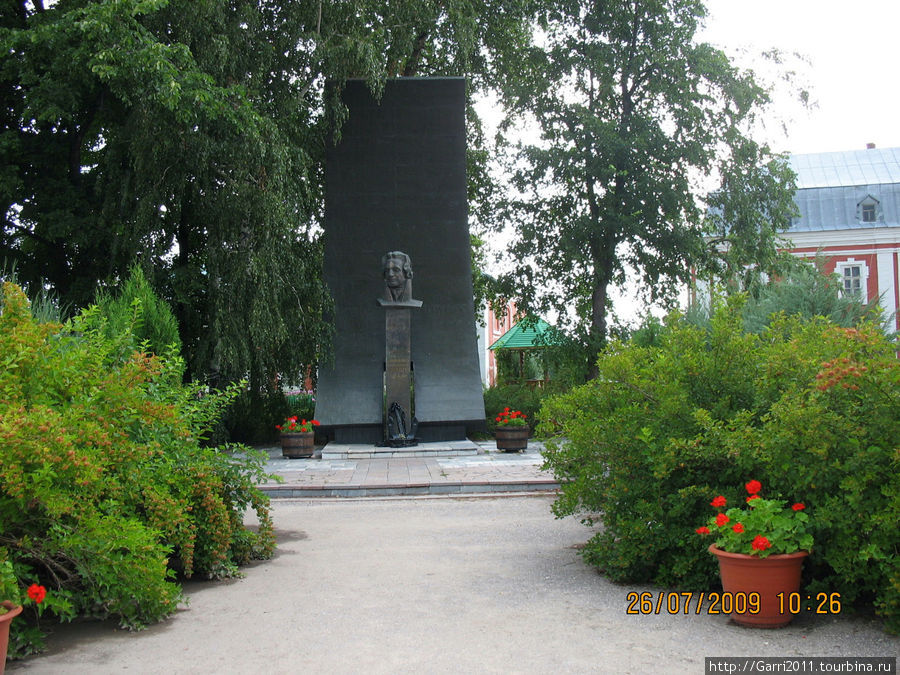Памятник Воину Феодору Ушакову (адмиралу)