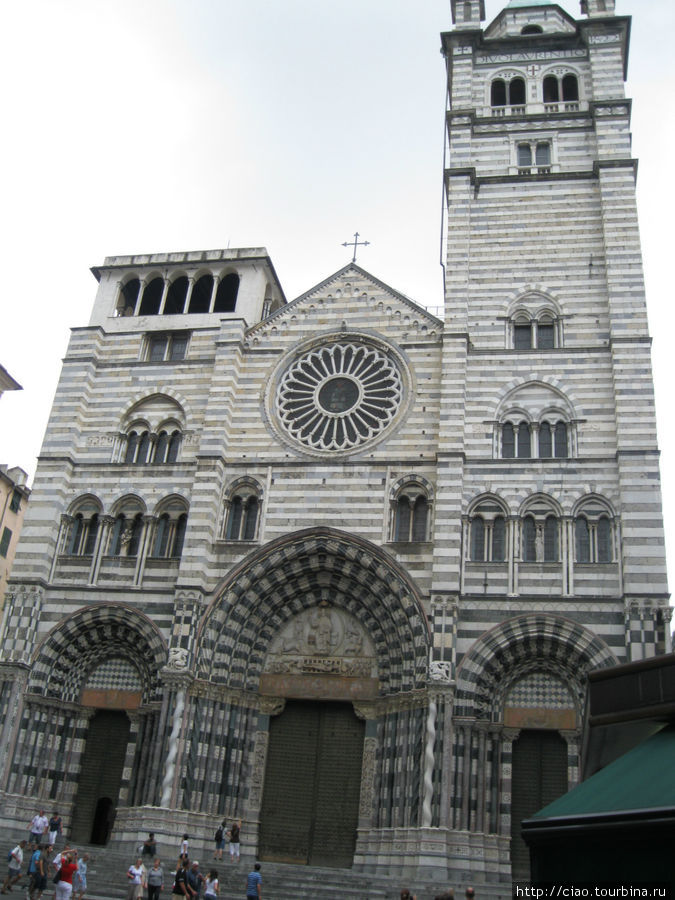 Церковь Сан-Лоренцо. Генуя, Италия