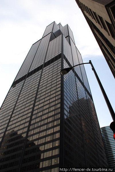 Willis Tower — одно из самых высоких зданий в Мире. Чикаго, CША