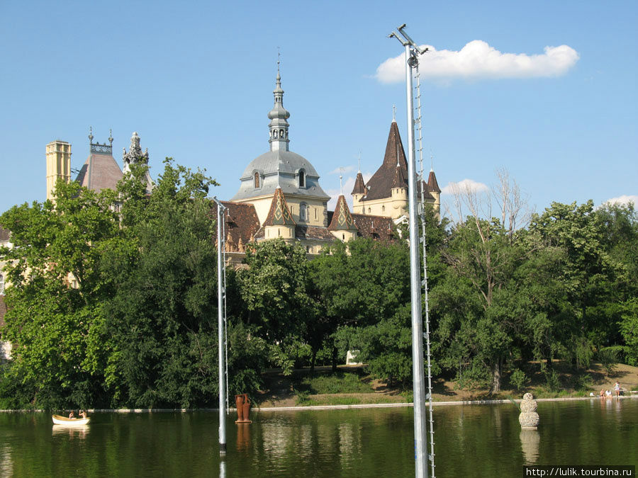 Парк Варошлигет и замок Вайдахуняд Будапешт, Венгрия
