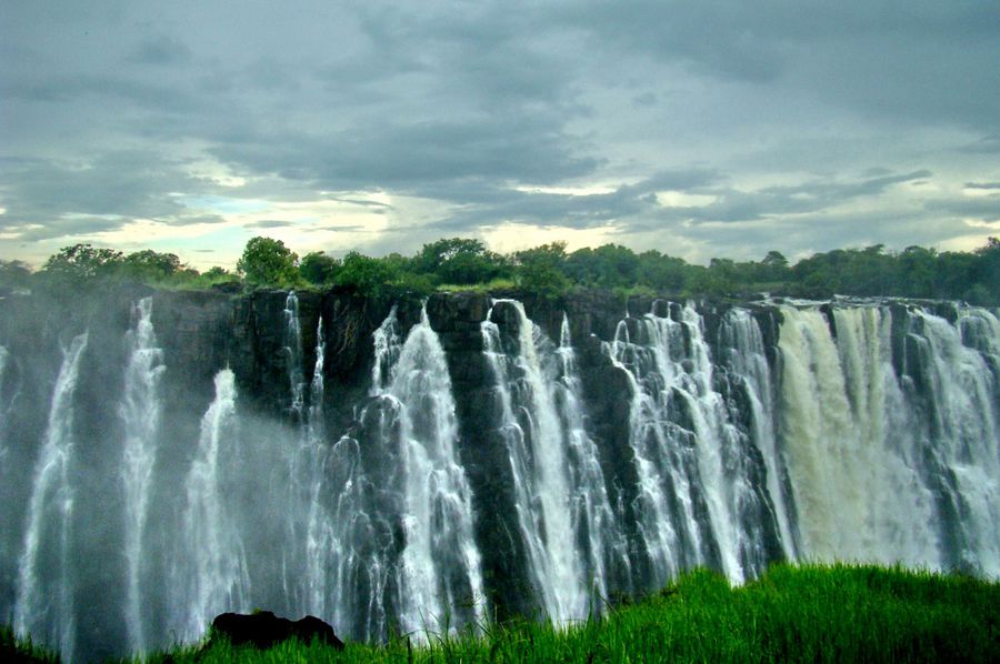 Дым, который гремит или чем заняться на водопаде Виктория Ливингстон, Замбия