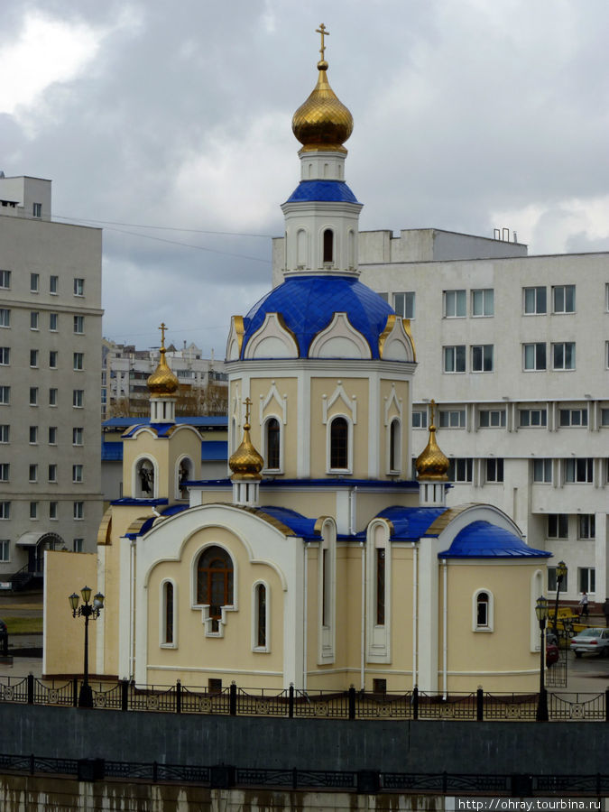 Часовня у здания БелГУ Белгород, Россия