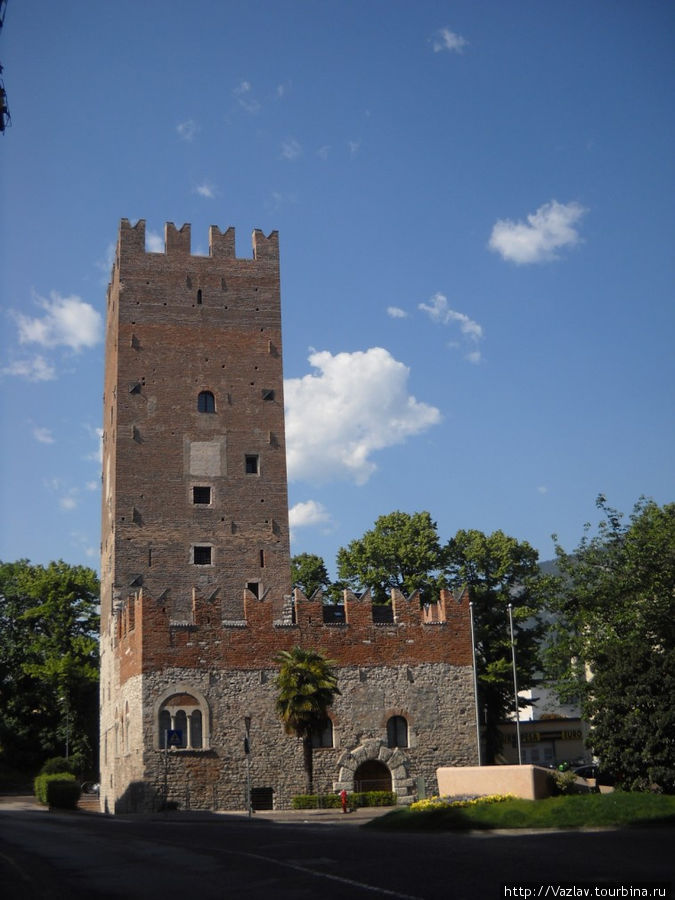 Башня и остатки укреплений Тренто, Италия