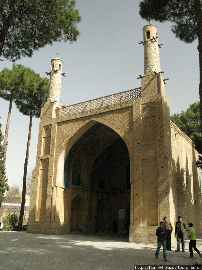 Качающиеся минареты Исфахан, Иран
