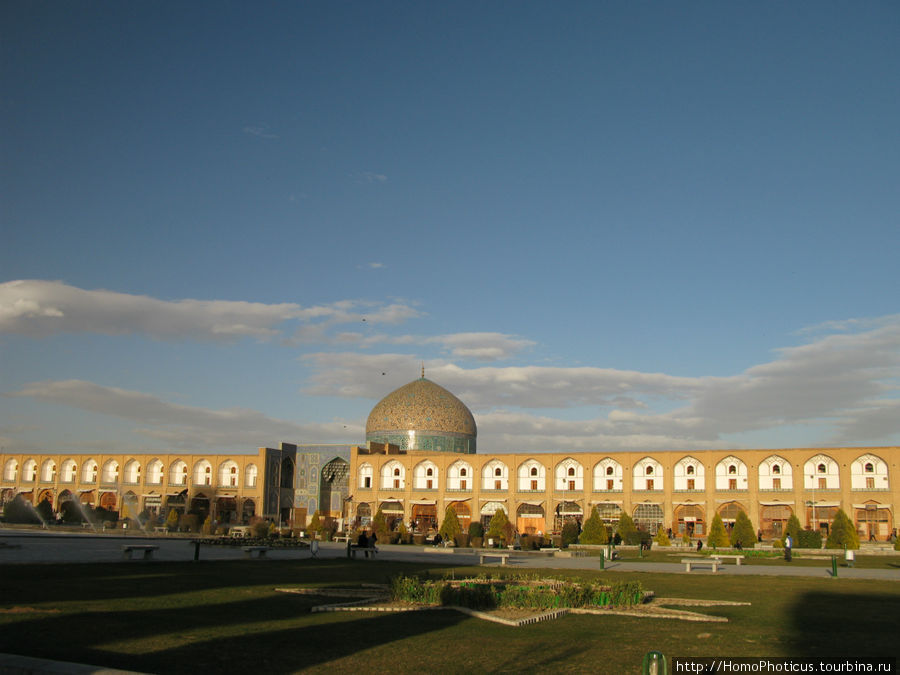 Площадь Хомейни, мечеть Лотофоллы Исфахан, Иран