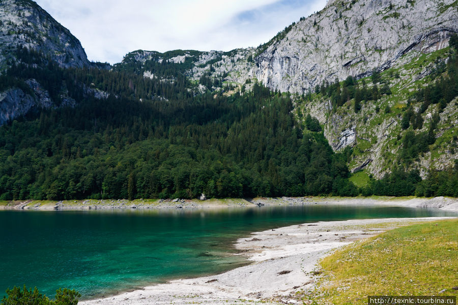 Госау зее — озеро в Альпах и виды массива Дахштайн