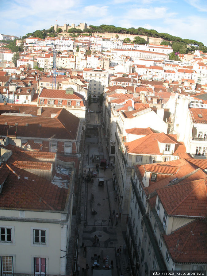 Лифт Санта-Жуст и виды Лиссабона со смотровой площадки Лиссабон, Португалия
