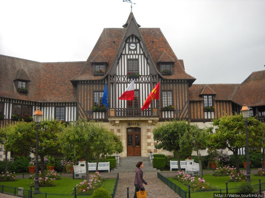 Здание мэрии Довилль, Франция