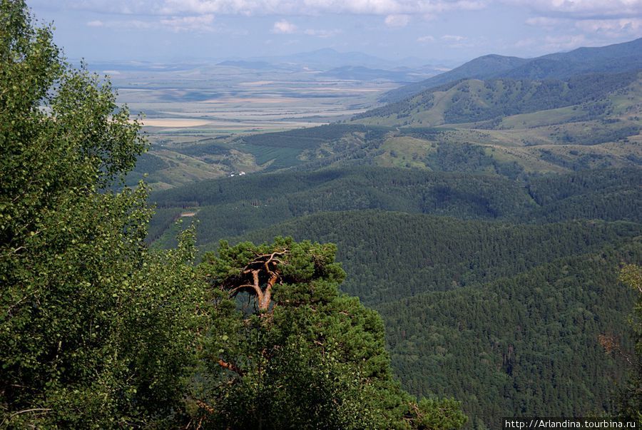 Предгорье Алтая. Вид с горы Церковка. Алтайский край, Россия
