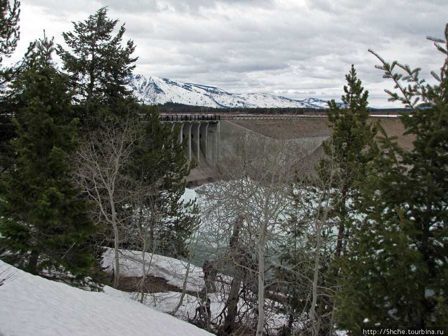 Jackson Lake Dam - дамба на озере Джексон Национальный парк Гранд Тетон, CША