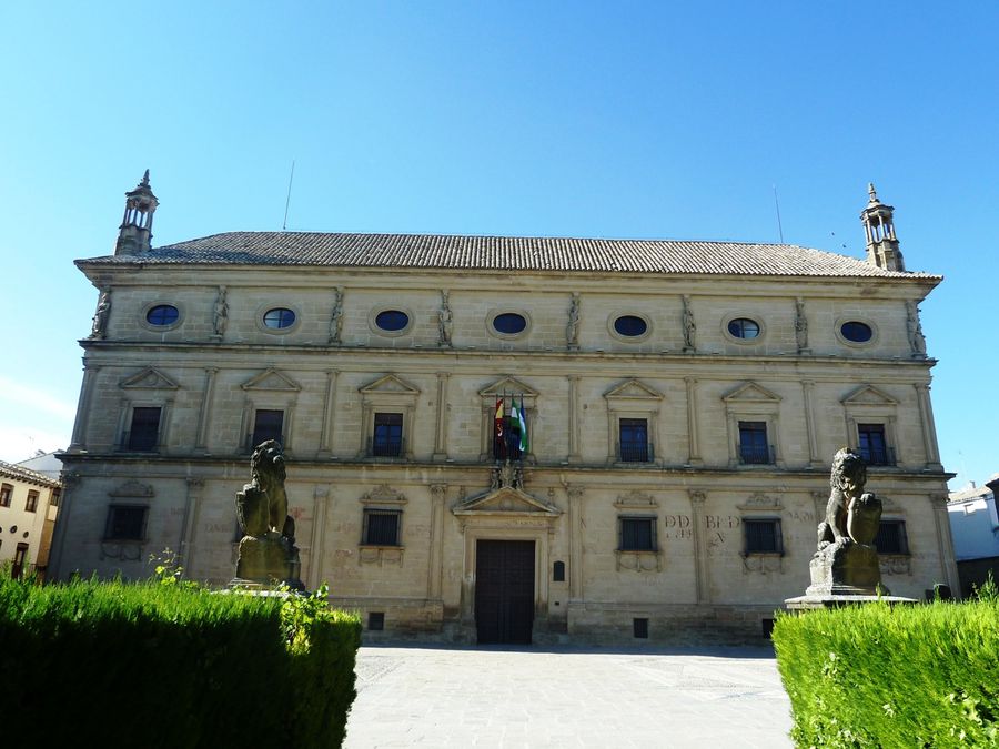 Площадь и дворец Васкес-де-Молина / Plaza y palacio Vazquez de Molina
