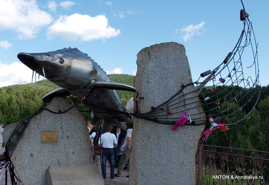 Памятник Царь-рыбе