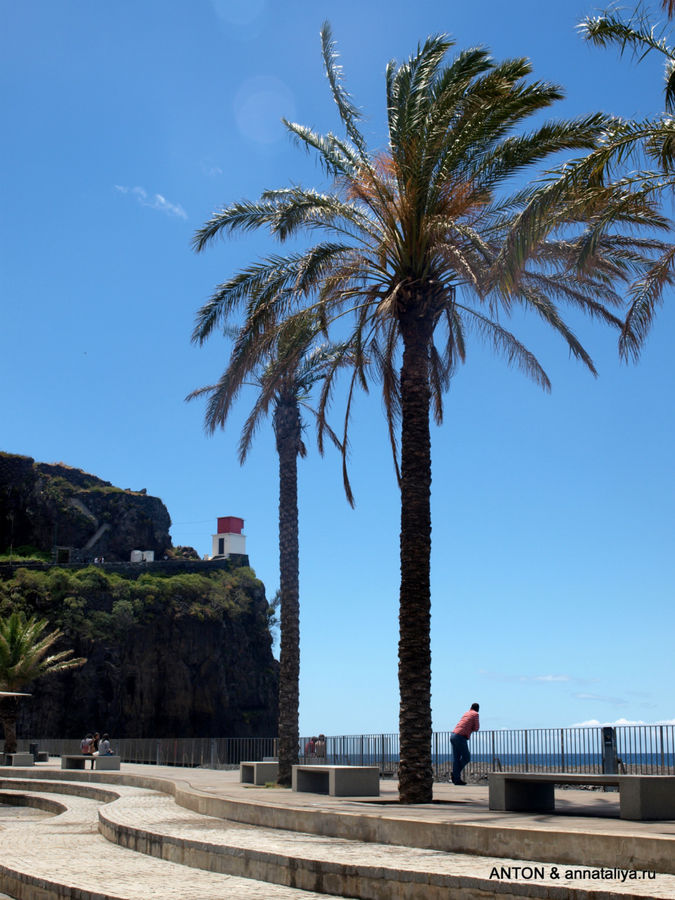 На машине по Мадейре - часть 2. Деревушка и маяк на океане Рибейра-Брава, Португалия