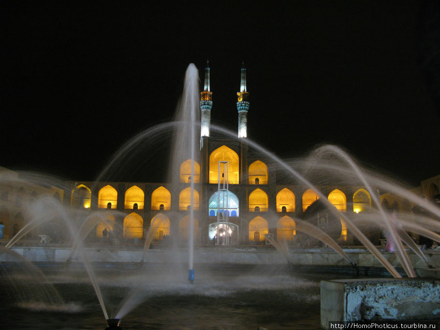 Центральная площадь, мечеть Мир Чакмак Йезд, Иран