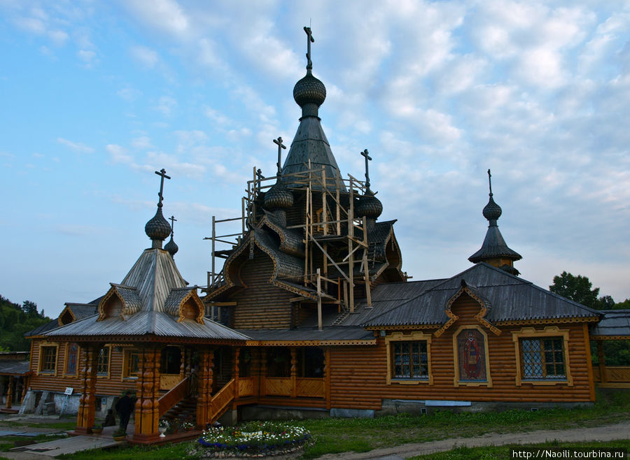 Деревянная Церковь Луганск