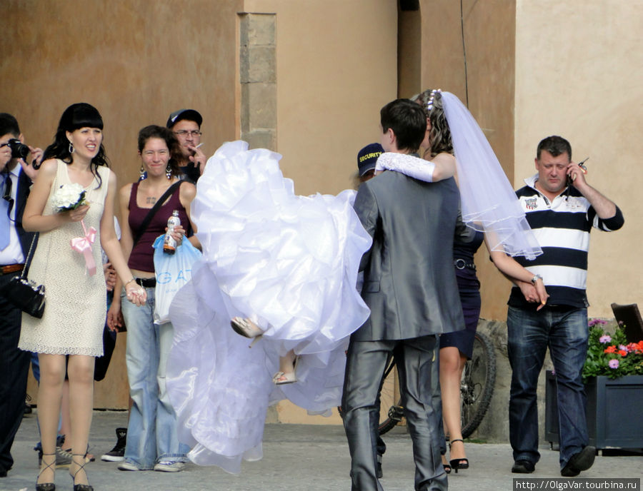 Не так просто поднять невесту... Прага, Чехия