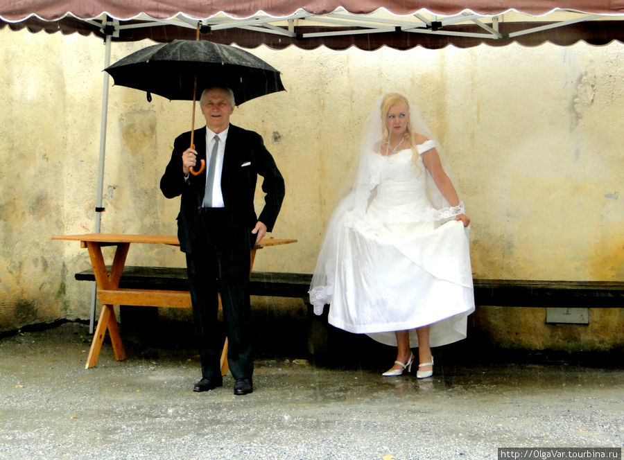 Невеста почему-то заметно волновалась... Прага, Чехия