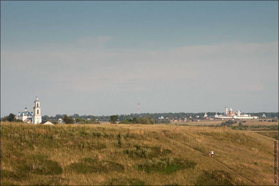 Вид с Александровой горы на Городищи (слева видна церковь Рождества Пресвятой Богородицы) и на Никитский монастырь (справа) Переславль-Залесский, Россия