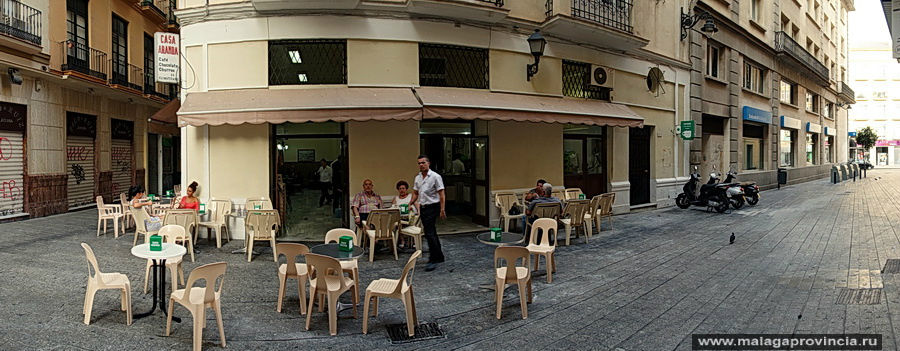 Casa Aranda — другое знаковое заведение в Малаге. Здесь подают только чурросы (сприралевидные пончики) и шоколадный напиток. Вот почти уже сто лет. Малага, Испания