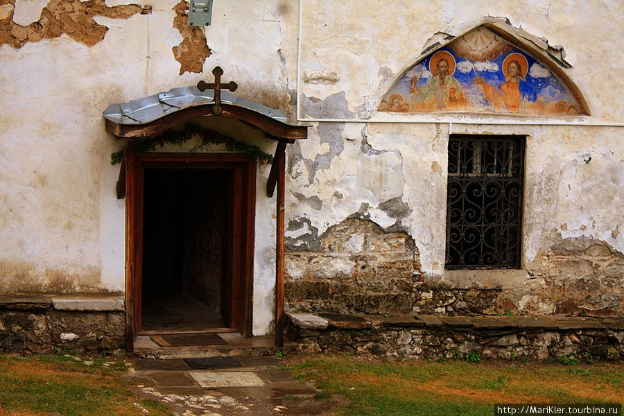 Самая старая церковь в Болгарии,вход Пловдивская область, Болгария