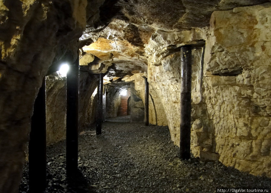 Очень интересно спуститься в подземелья города Мельник, Чехия