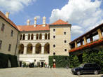 А в замке Лобковичей, где  проводятся фестивали вина, продегустировать знаменитые мелницкие вина