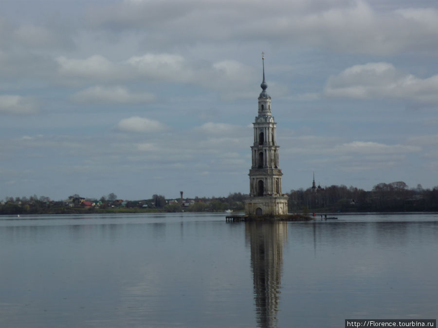 Затопленная колокольня Никольского собора / Flooded bell tower of St. Nicholas Cathedral