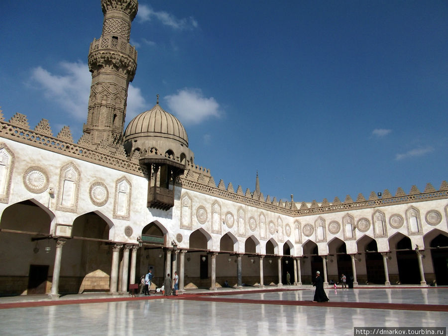 Внутренний двор мечети Аль-Азхар. Каир, Египет