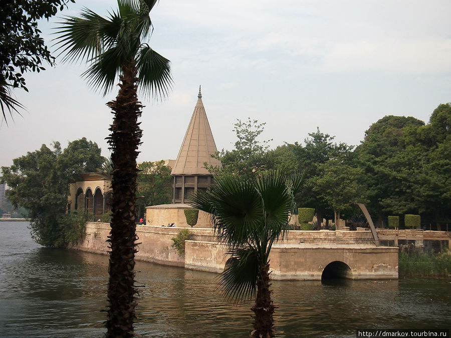 Нилометр на южной оконечности острова Рода когда-то измерял уровень воды в Ниле. Каир, Египет