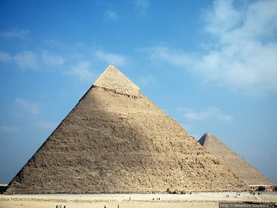 Две великие пирамиды Гизы. Каир, Египет