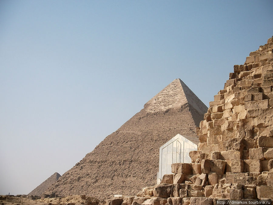 Удалось схватить все три большие пирамиды. Каир, Египет