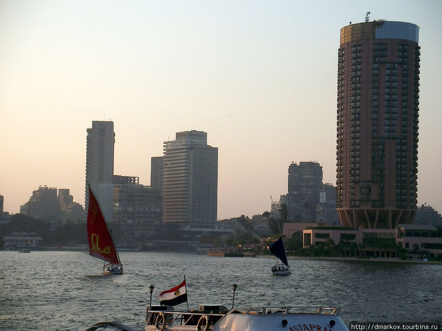 Яхты на Ниле на закате. Каир, Египет