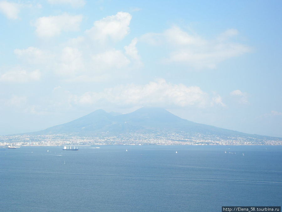 Солнечный Неаполь Неаполь, Италия