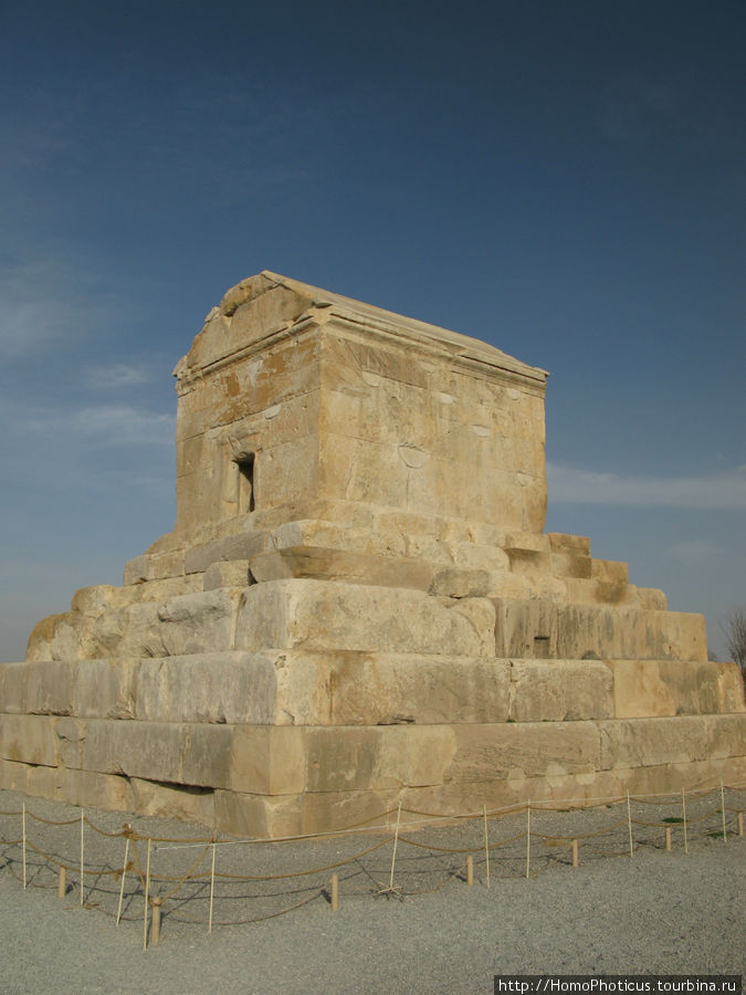 Пасаргады, гробница Кира Великого Мейбод, Иран