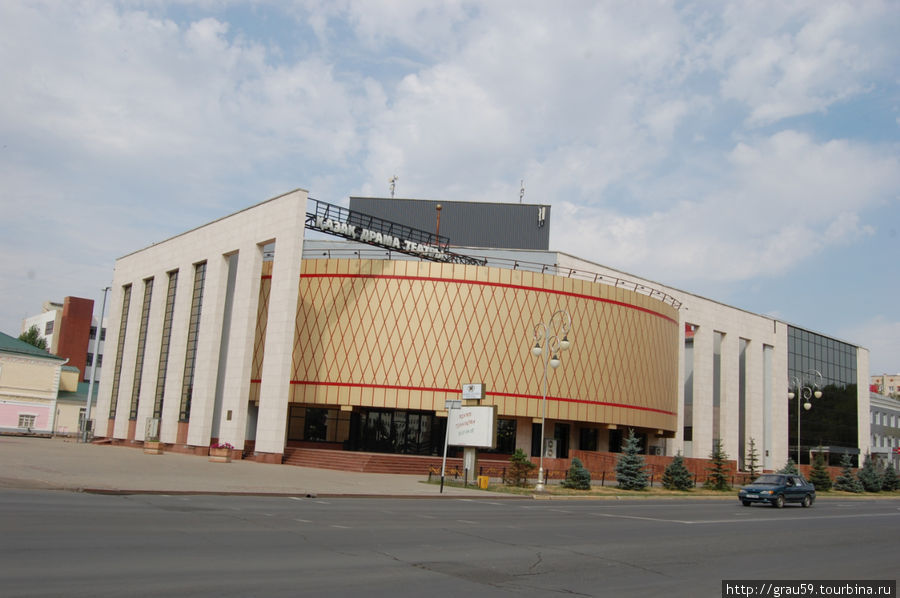 Областной казахский драматический театр