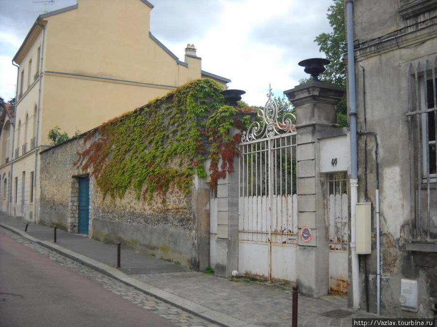 Тихая улица Версаль, Франция