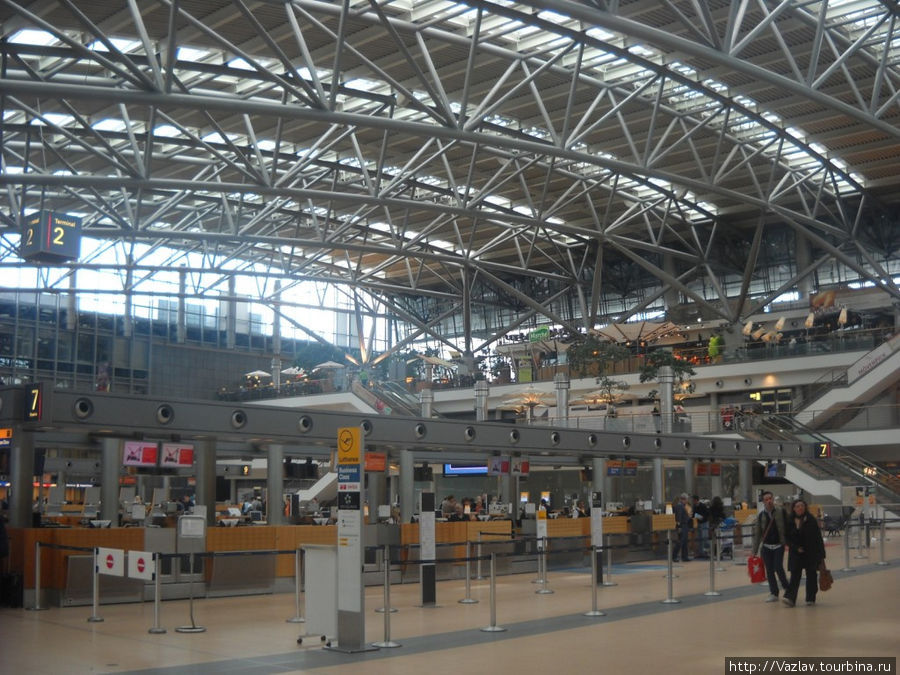 Главный зал аэропорта Гамбург, Германия