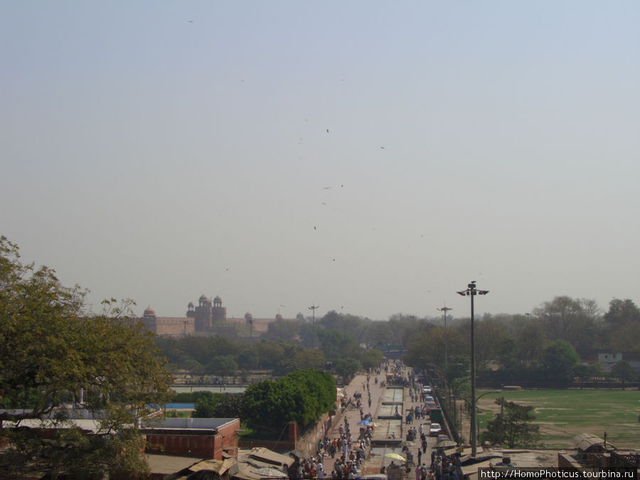Шедевры без трущоб Дели, Индия