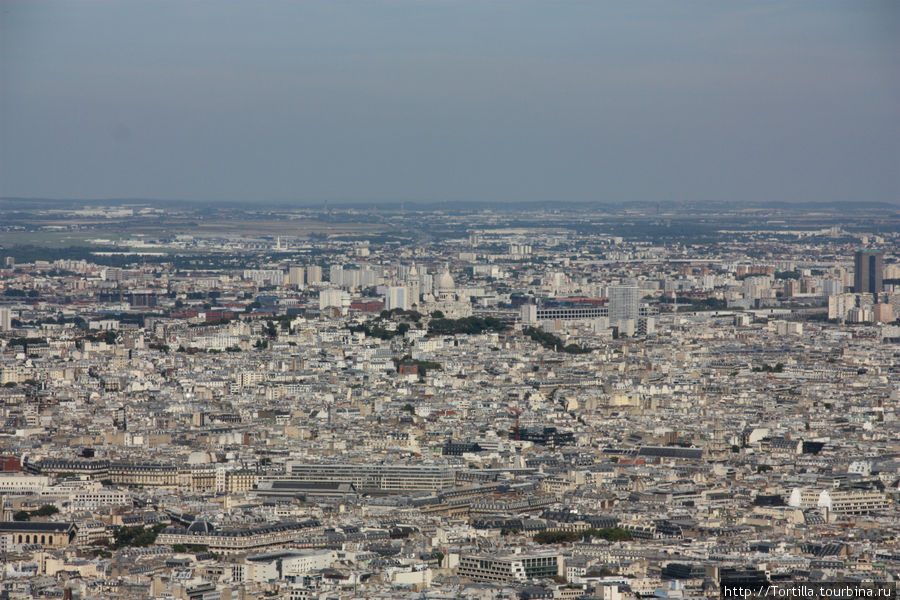 Вид с Эйфелевой башни — Монмартр Париж, Франция