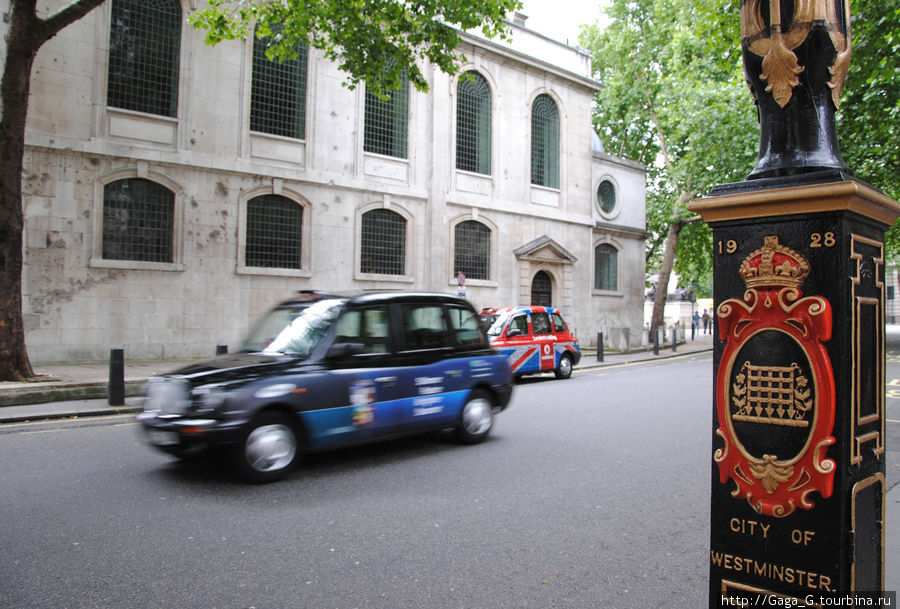 Такси — хозяева улиц. Вместе с красными автобусами и отчаянными велосипедистами Лондон, Великобритания
