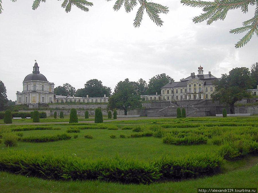Большой дворец и Японский павильон Ломоносов, Россия