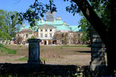 Вид на Большой дворец со стороны парка