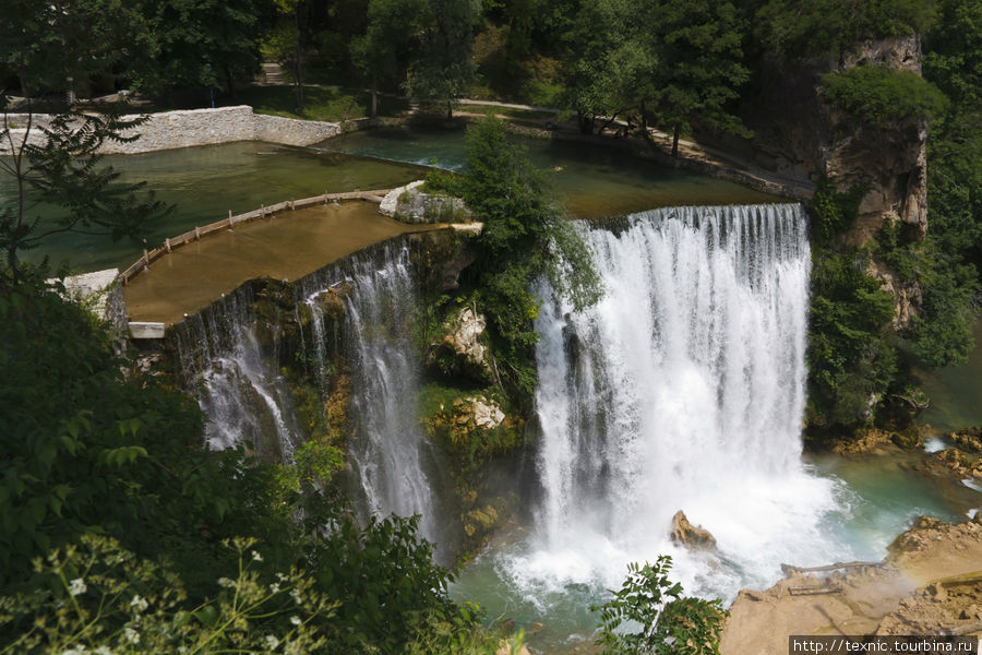 Водопад. Боснийцы планируют его внести в наследие ЮНЕСКО Яйце, Босния и Герцеговина