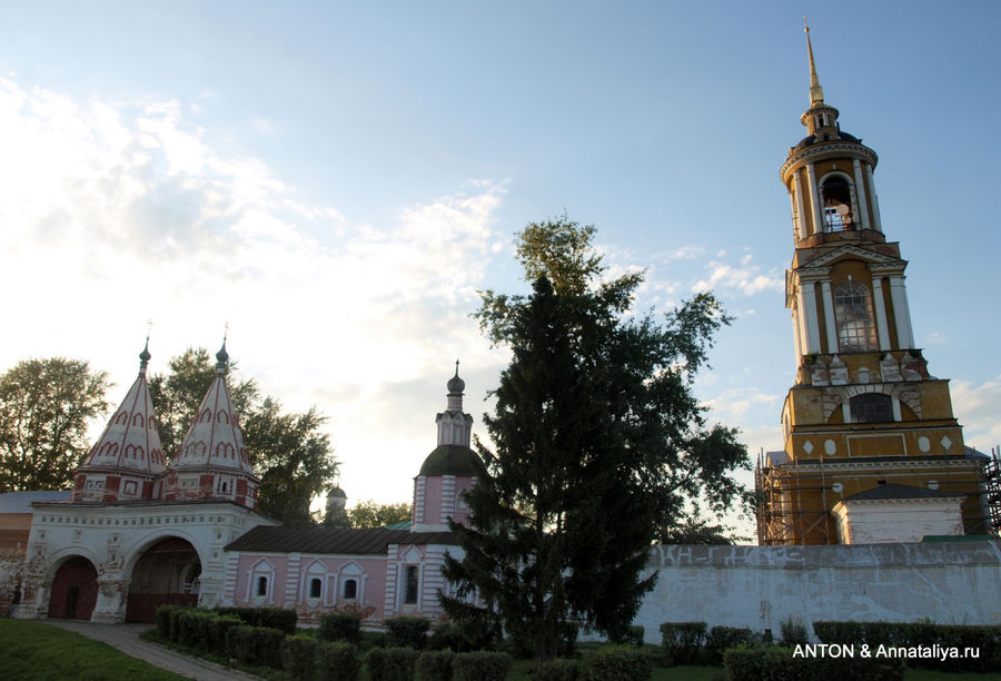 Ризоположенский монастырь, основанный в 13 веке. Суздаль, Россия