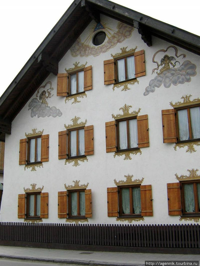 Еще один типичный баварский дом Унтерхахинг, Германия