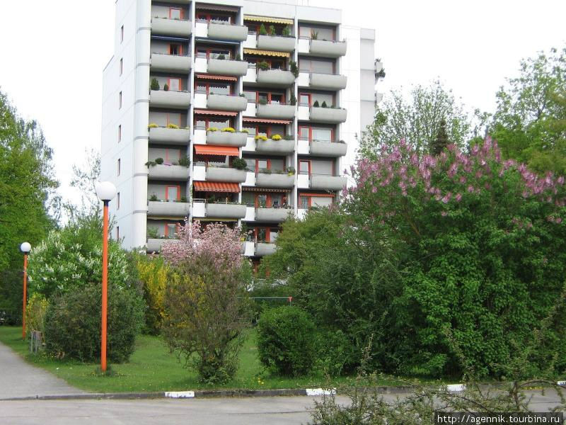 Участок многоэтажных домов Унтерхахинг, Германия
